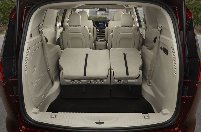 029-chrysler-pacifica-1