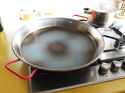 paella pan