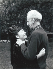 kusama_with_joseph_cornell_in_new_york_1970
