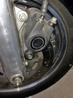 23②キャリパーボルト