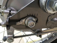 20⑰チェーンアジャスター右