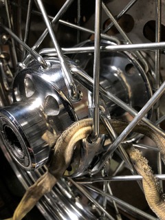 31①スポークをごしごし