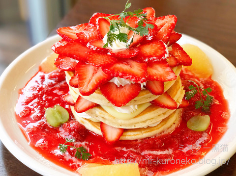 fruit kitchen 歩乃果 フルーツキッチン ほのか 大阪 森ノ宮 苺づくしパンケーキ ミスター黒猫のカフェめぐり パンケーキ を日本一実食