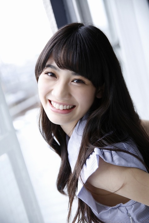 akimoto01_gravure10