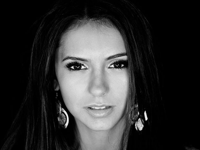 Nina Dobrev_2_mono