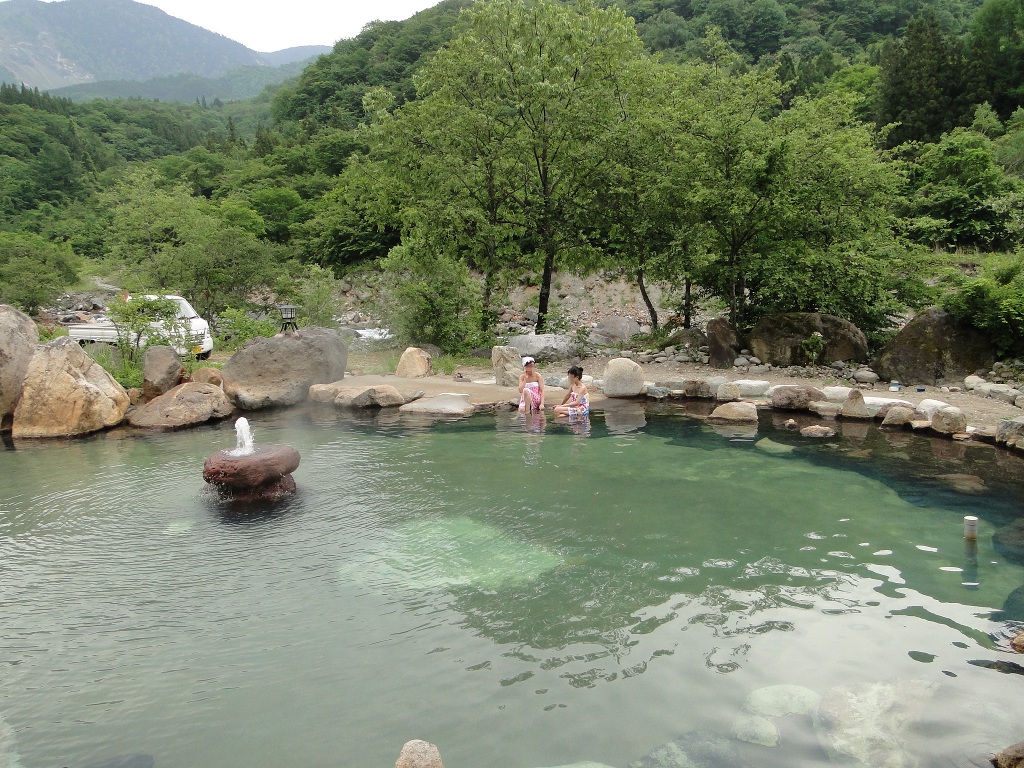 露天風呂の女性　盗撮 の掲示板投稿写真＆画像