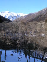 窓から見える谷川岳