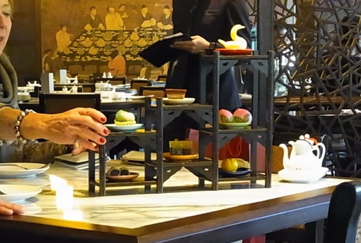 お隣の方が召し上がっていました