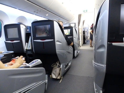 787機内