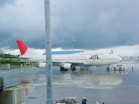 雨上がりの那覇空港