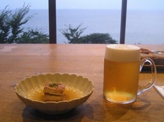まずはビールで