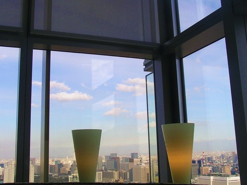 空が見える席で