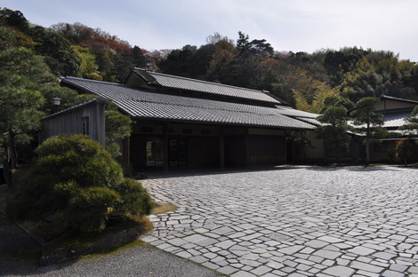三養荘 入り口