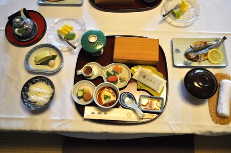 朝食
