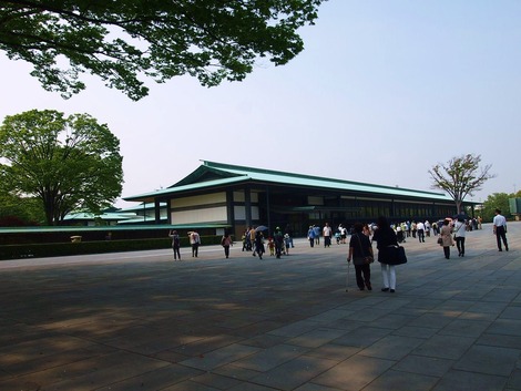 宮殿前広場