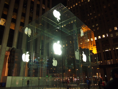 夜のアップルストアー1