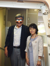 満面の笑みの主人、冷静な私