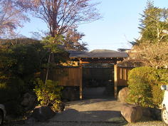 別邸への門