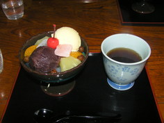 クリームあんみつ