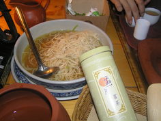 麺や点心も食べられます