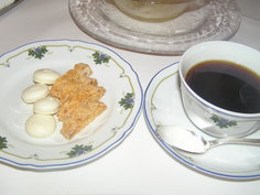 コーヒーと小菓子