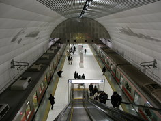 元町中華街駅ホーム