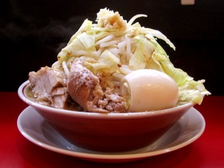 横から