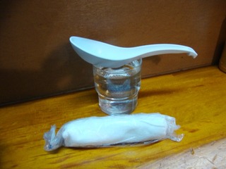 水・レンゲ・おしぼり