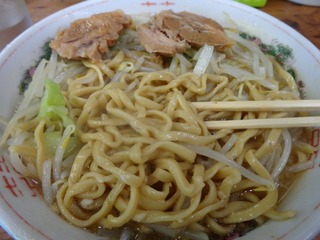 麺とブタ