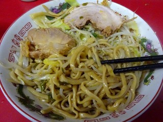 麺とブタ