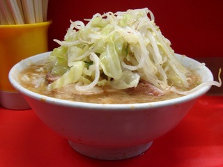 横から