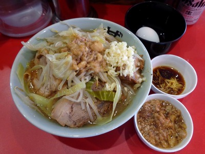 ラーメン 少なめ(生タマゴサービス) ニンニクアブラしょうがダレ