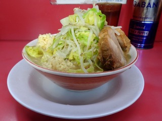横から