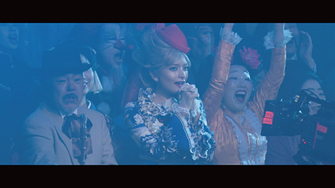 http://www.billboard-japan.com/scale/news/00000049/49551/610x_sub_image112392.png