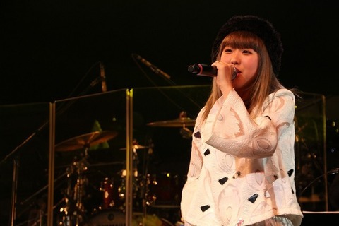 http://natalie.mu/media/1702/0211/LittleGleeMonster/extra/news_xlarge_IMG_1717.jpg