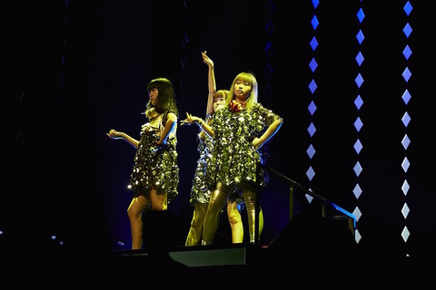 http://natalie.mu/media/1704/0409/LGM/extra/news_xlarge_005.jpg