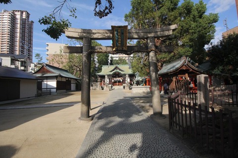 阿遅速雄神社の鳥居