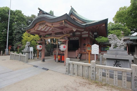 服部住吉神社の拝殿