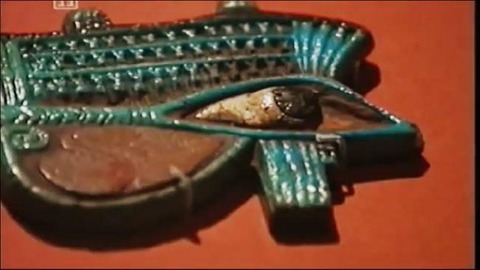 しかし何故、古代エジプト人は手間をかけてまでして死体を保護しようと考えたのだろう。