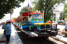 クワイ河 観光列車 値段