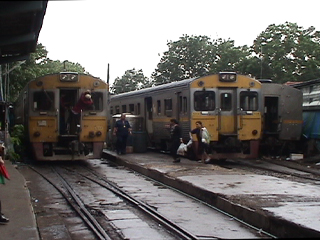 マハーチャイ駅
