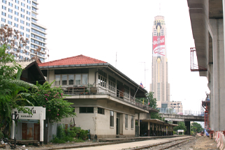 マッカサン駅1