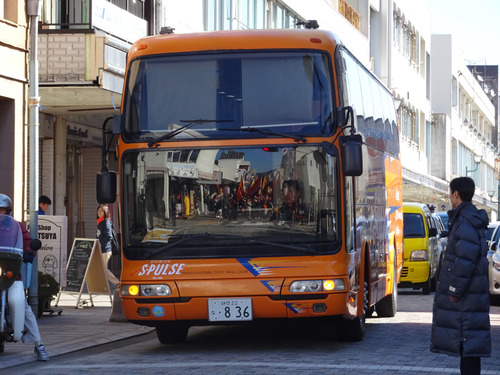 選手バス到着