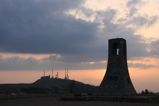 052106