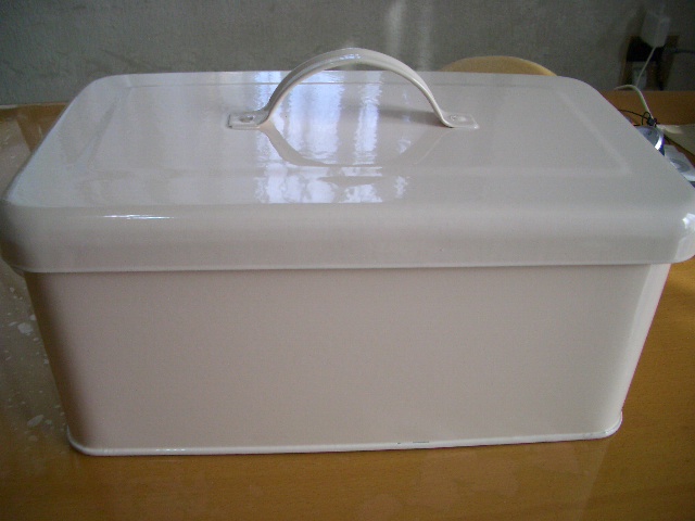 缶