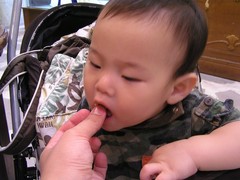 凜はクレープの生地だけ食べる