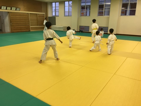 FCEC4BA2-6467-4CB2-820F-DA058E52AA53