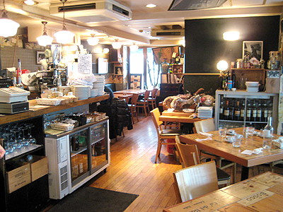 バーレンテッシ 店内
