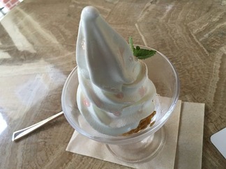 薔薇のソフトクリーム