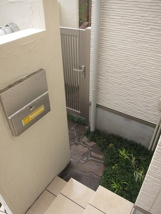 門柱の背面